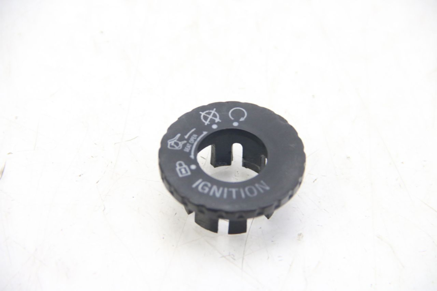 photo de TAPA DEL INTERRUPTOR DE ENCENDIDO SYM FIDDLE 2 125 (2010 - 2013)
