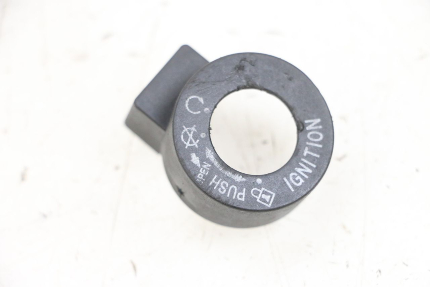 photo de TAPA CLAUSOR PEUGEOT KISBEE 4T 50 (2010 - 2017)