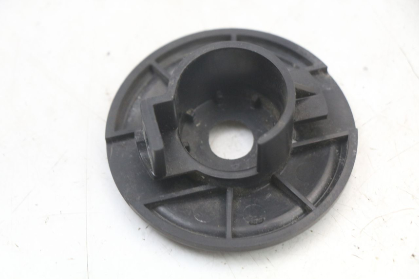 photo de CUBIERTA DEL INTERRUPTOR DE ENCENDIDO YAMAHA CYGNUS X 125 (2004 - 2007)