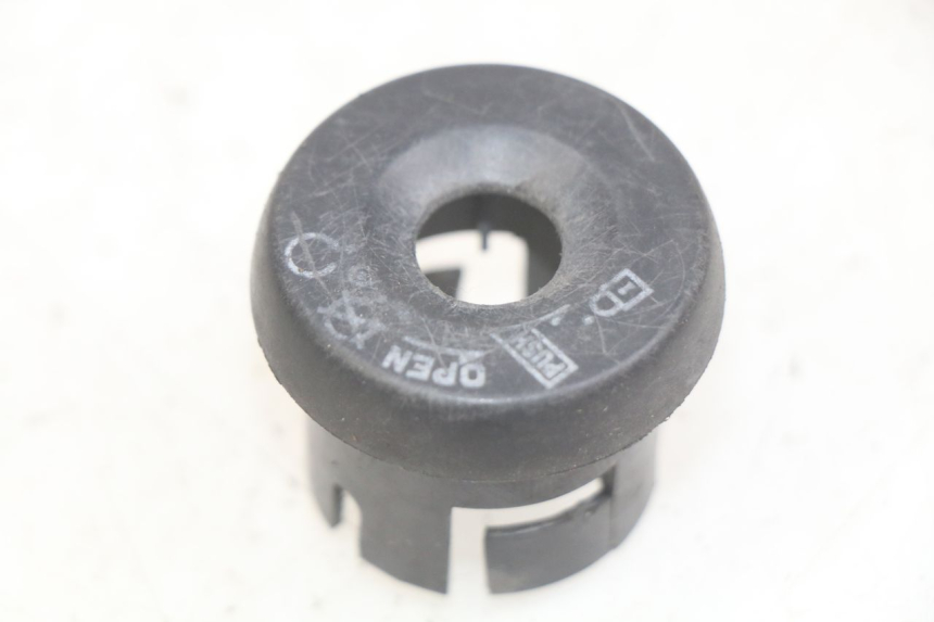 photo de TAPA DEL INTERRUPTOR DE ENCENDIDO YAMAHA YP MAJESTY 125 (2007 - 2010)