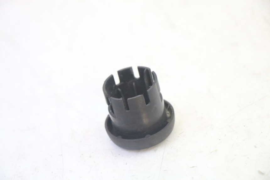 photo de TAPA DEL INTERRUPTOR DE ENCENDIDO YAMAHA YP MAJESTY 125 (2007 - 2010)