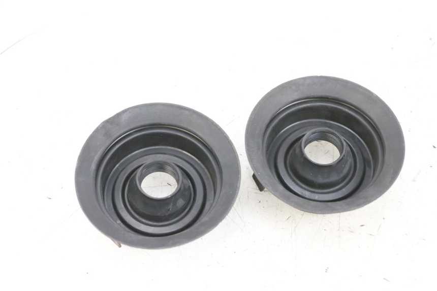 photo de TAPA DE POLVO FARO YAMAHA XMAX X-MAX 125 (2006 - 2009) - Detalle de la pieza