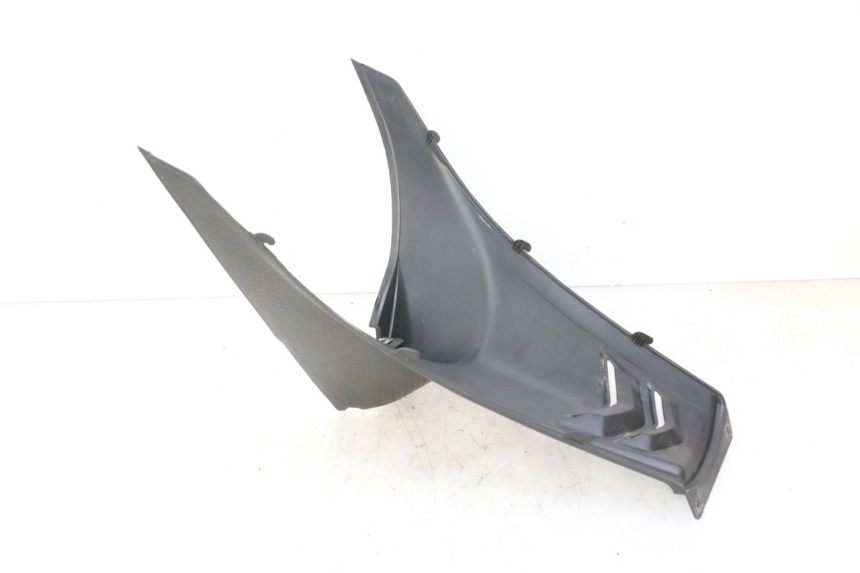 photo de TAPA DEBAJO DEL ASIENTO TNT MOTOR BOSTON 4T 50 (2018 - 2025)