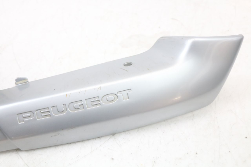photo de TAPA BAJO EL ASIENTO DERECHO PEUGEOT 103 VOGUE VS2 50 (2004 - 2017)