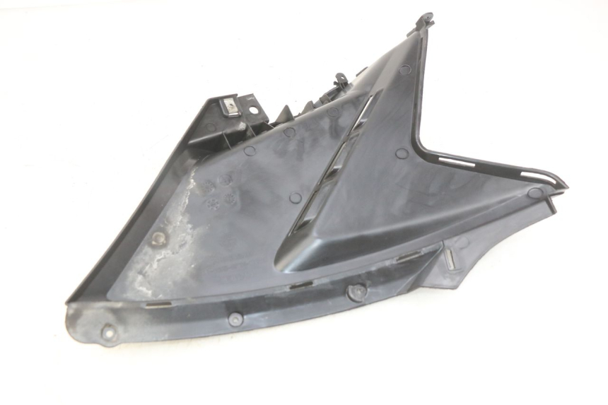 photo de TAPA BAJO EL ASIENTO DERECHO KYMCO AGILITY 16+ 4T 50 (2018 - 2023)