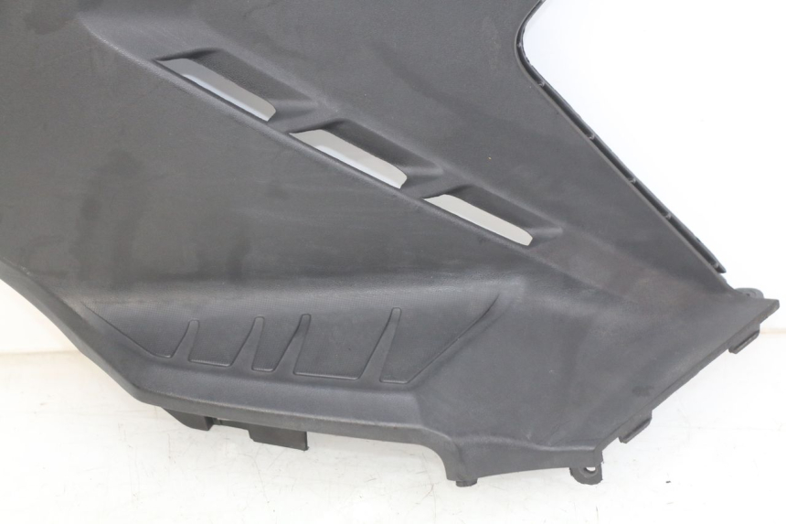photo de TAPA BAJO EL ASIENTO DERECHO KYMCO AGILITY 16+ 4T 50 (2018 - 2023)