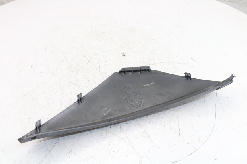 photo de TAPA BAJO ASIENTO DERECHO APRILIA ATLANTIC 125 (2003 - 2009)