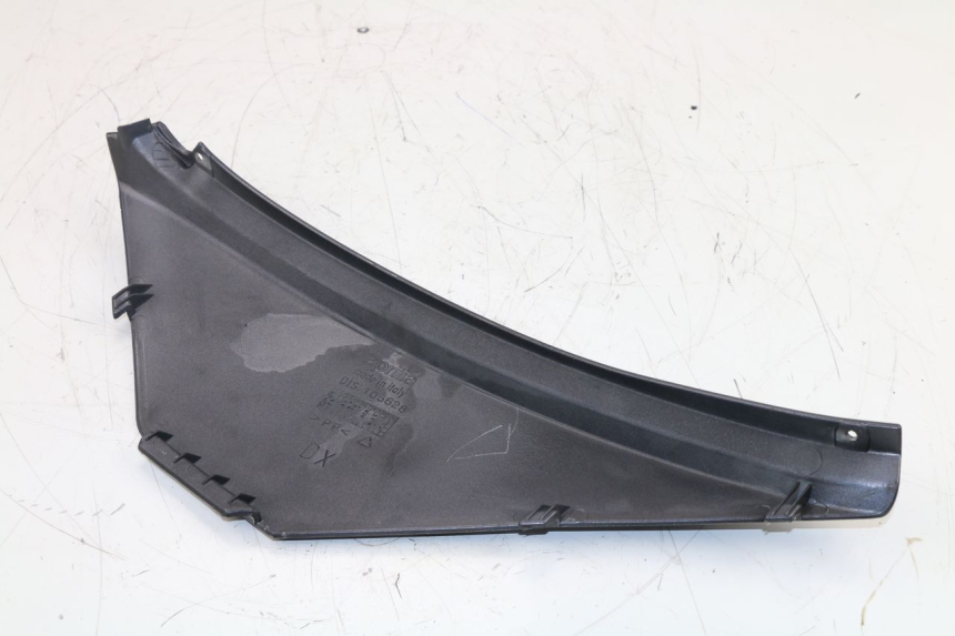 photo de TAPA BAJO ASIENTO DERECHO APRILIA ATLANTIC 125 (2003 - 2009)