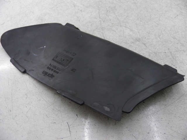 photo de TAPA BAJO ASIENTO DERECHO APRILIA LEONARDO 125 (1999 - 2001)