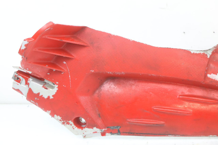 photo de TAPA BAJO ASIENTO DERECHO APRILIA SR CARB LC 2T 50 (2004 - 2012)