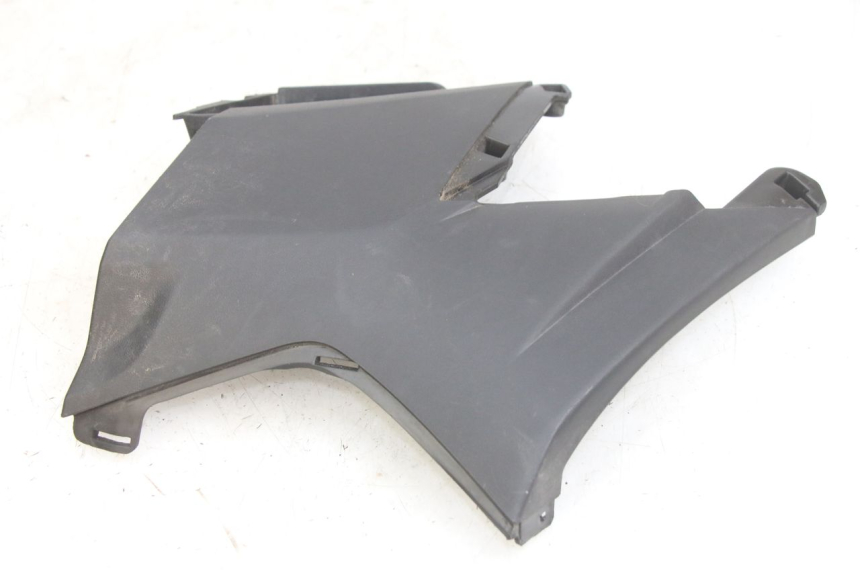 photo de TAPA DEBAJO DEL ASIENTO DERECHO APRILIA SXR 50 (2021 - 2023)
