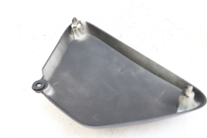 photo de TAPA BAJO ASIENTO DERECHO ARCHIVE CAFE RACER 4T 50 (2019 - 2024)