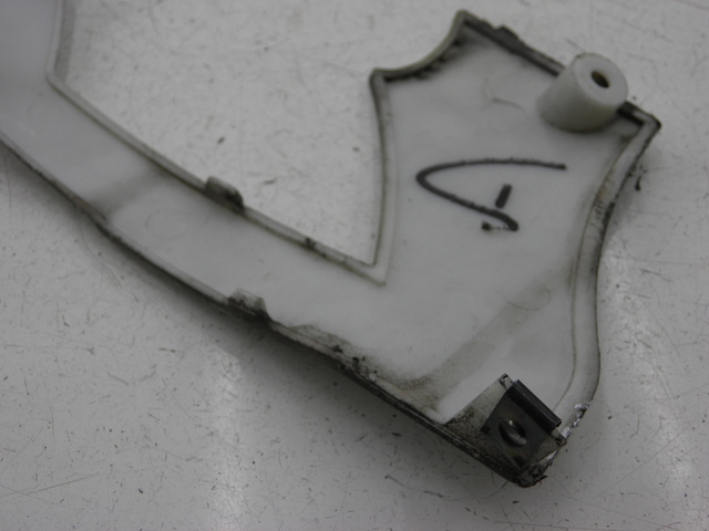 photo de TAPA BAJO ASIENTO DERECHO BENZHOU YY50QT31 VINTAGE 50 (2009 - 2012)