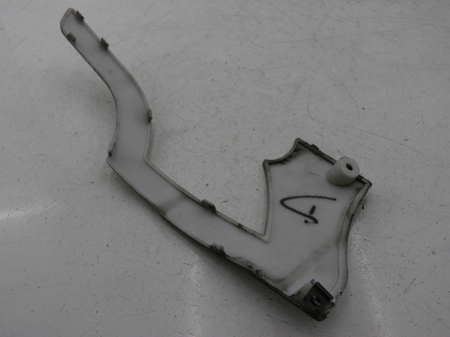 photo de TAPA BAJO ASIENTO DERECHO BENZHOU YY50QT31 VINTAGE 50 (2009 - 2012)