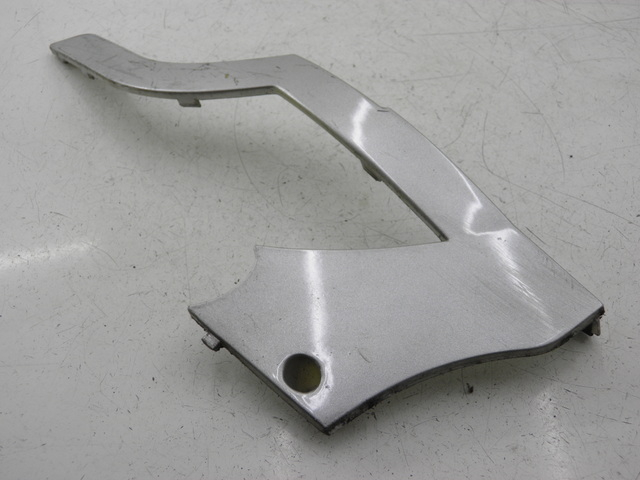 photo de TAPA BAJO ASIENTO DERECHO BENZHOU YY50QT31 VINTAGE 50 (2009 - 2012)