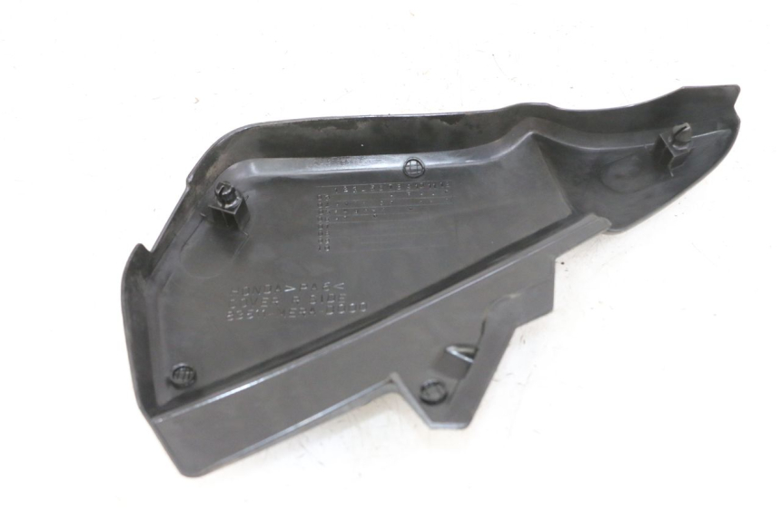 photo de TAPA DEBAJO DEL ASIENTO DERECHO HONDA CBF 500 (2004 - 2007)