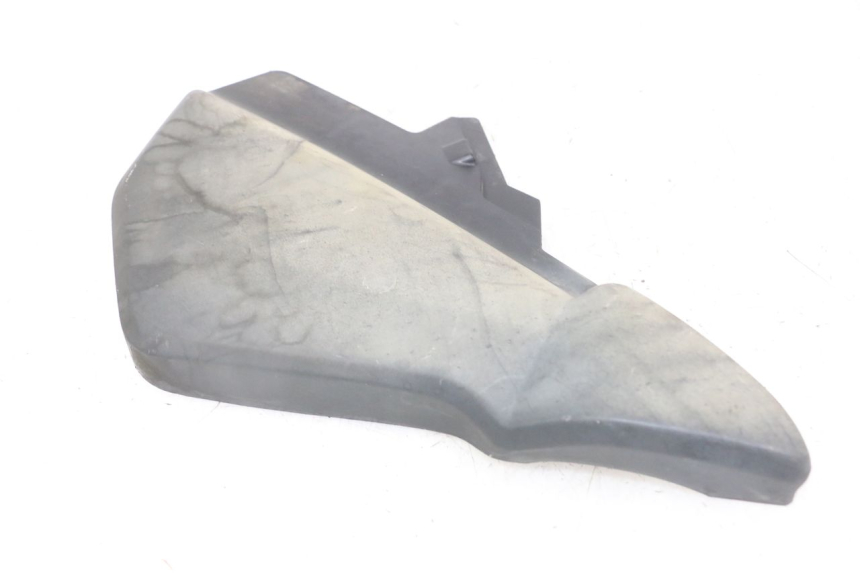 photo de TAPA DEBAJO DEL ASIENTO DERECHO HONDA CBF 500 (2004 - 2007)