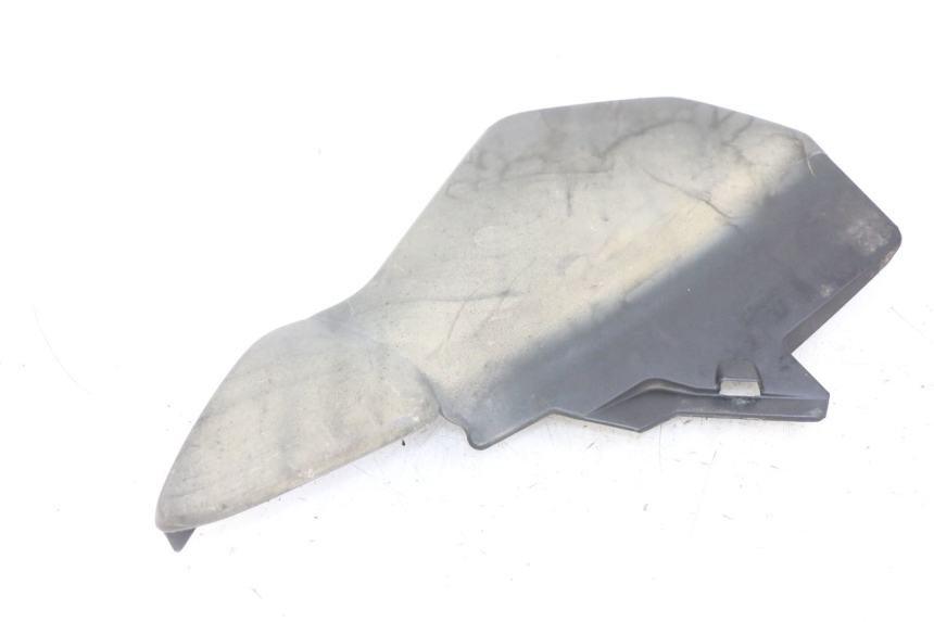 photo de TAPA DEBAJO DEL ASIENTO DERECHO HONDA CBF 500 (2004 - 2007)
