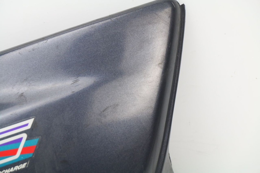 photo de TAPA BAJO ASIENTO DERECHO HONDA CG 125 (1996 - 1998)