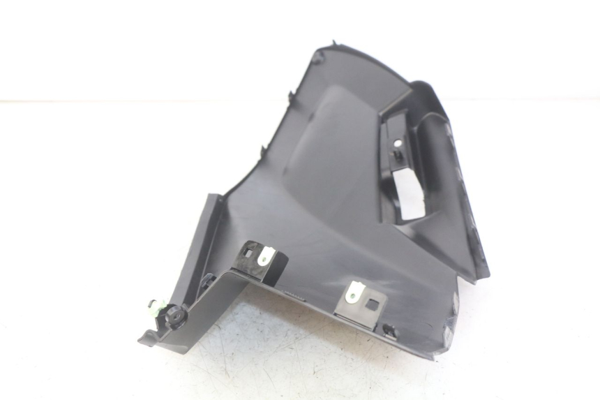 photo de TAPA DEBAJO DEL ASIENTO DERECHO PEUGEOT CITYSTAR AIR 125 (2014 - 2017)