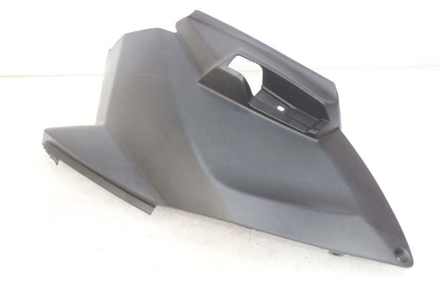 photo de TAPA DEBAJO DEL ASIENTO DERECHO PEUGEOT CITYSTAR AIR 125 (2014 - 2017)
