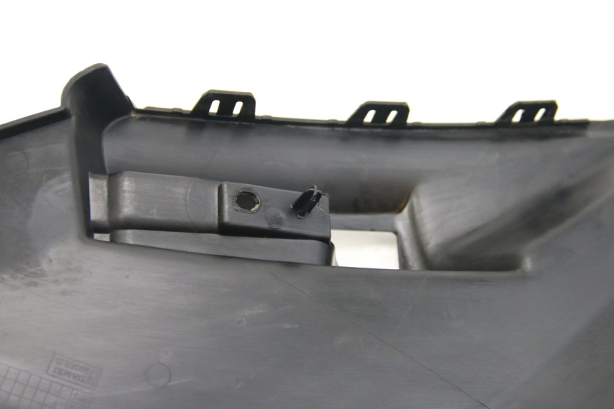 photo de TAPA BAJO EL ASIENTO DERECHO PEUGEOT CITYSTAR 125 (2011 - 2017)