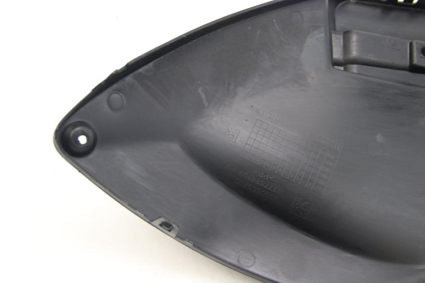 photo de TAPA BAJO EL ASIENTO DERECHO PEUGEOT CITYSTAR 125 (2011 - 2017)