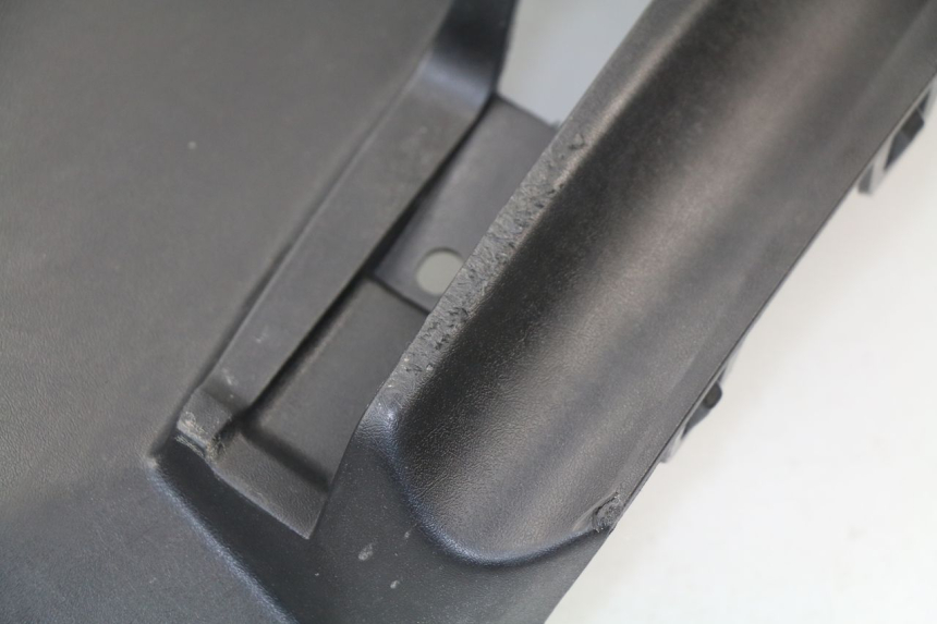 photo de TAPA BAJO EL ASIENTO DERECHO PEUGEOT CITYSTAR 50 (2013 - 2017)