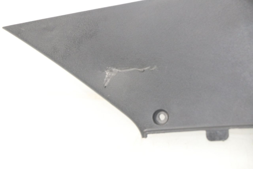 photo de TAPA BAJO EL ASIENTO DERECHO DAELIM S2 FI 125 (2008 - 2017)