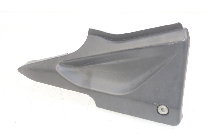 photo de TAPA BAJO EL ASIENTO DERECHO DAELIM VJ ROADWIN FI 125 (2008 - 2017)