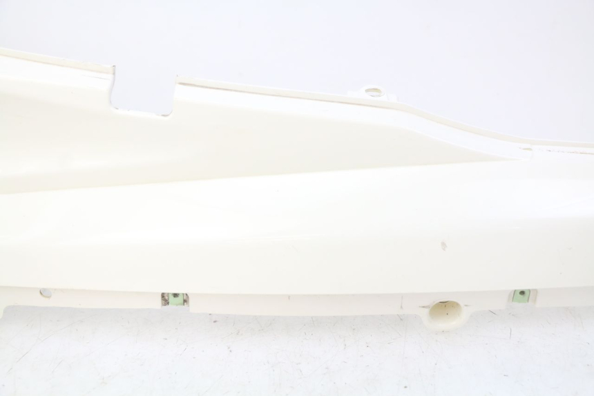 photo de TAPA BAJO EL ASIENTO DERECHO PEUGEOT DJANGO 2T 50 (2014 - 2019)