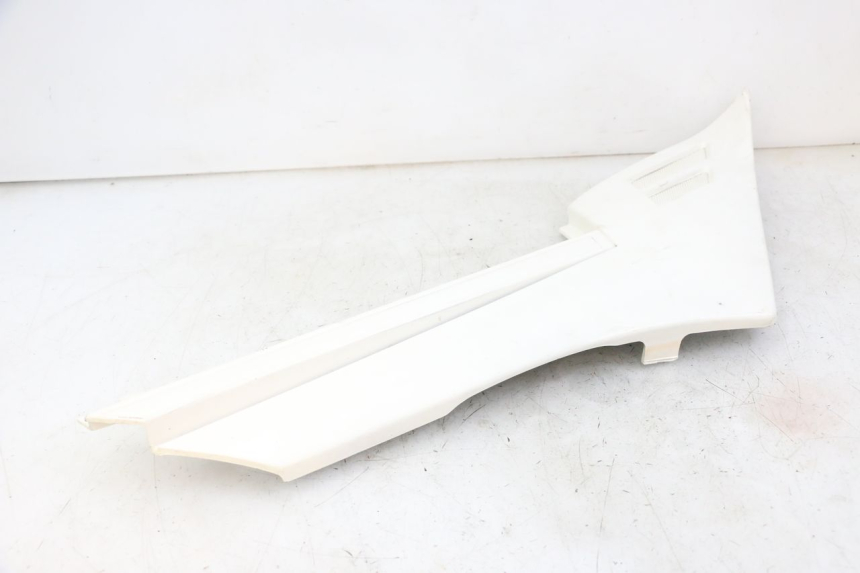 photo de TAPA BAJO ASIENTO DERECHO YAMAHA FJ 36Y 1100 (1984 - 1985)