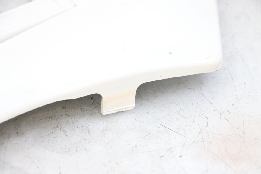 photo de TAPA BAJO ASIENTO DERECHO YAMAHA FJ 36Y 1100 (1984 - 1985)