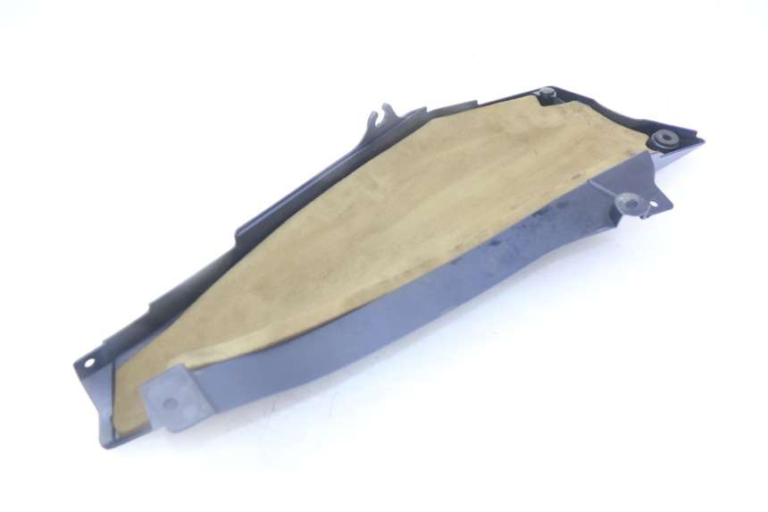photo de TAPA BAJO EL ASIENTO DERECHO YAMAHA FJR ABS 1300 (2016 - 2020)