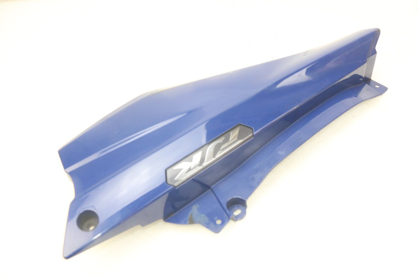 photo de TAPA BAJO EL ASIENTO DERECHO YAMAHA FJR ABS 1300 (2016 - 2020)