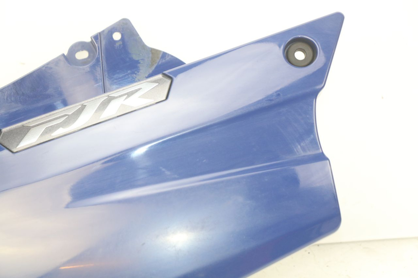 photo de TAPA BAJO EL ASIENTO DERECHO YAMAHA FJR ABS 1300 (2016 - 2020)
