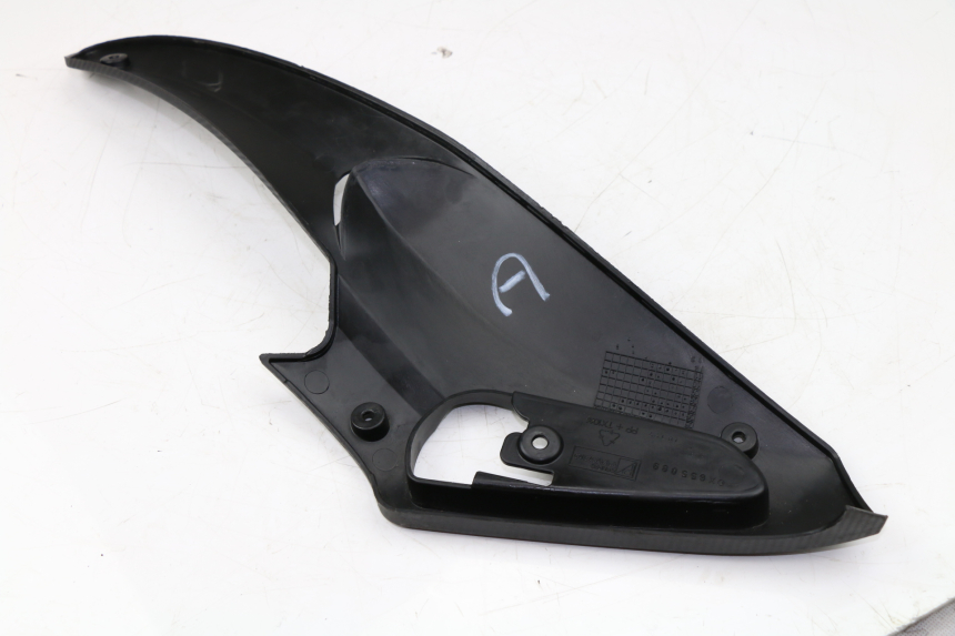 photo de TAPA BAJO EL ASIENTO DERECHO. GILERA RUNNER SP 50 (2009 - 2017)