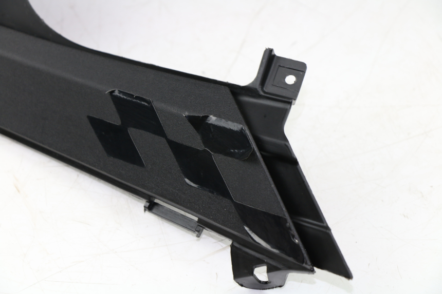 photo de TAPA BAJO EL ASIENTO DERECHO. GILERA RUNNER SP 50 (2009 - 2017)