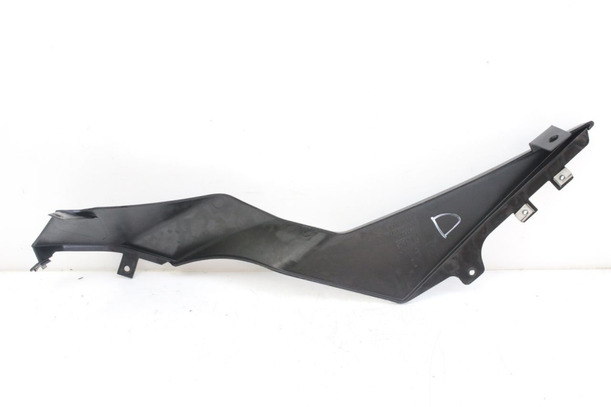 photo de TAPA BAJO EL ASIENTO DERECHO DERBI GPR 50 (2004 - 2009)