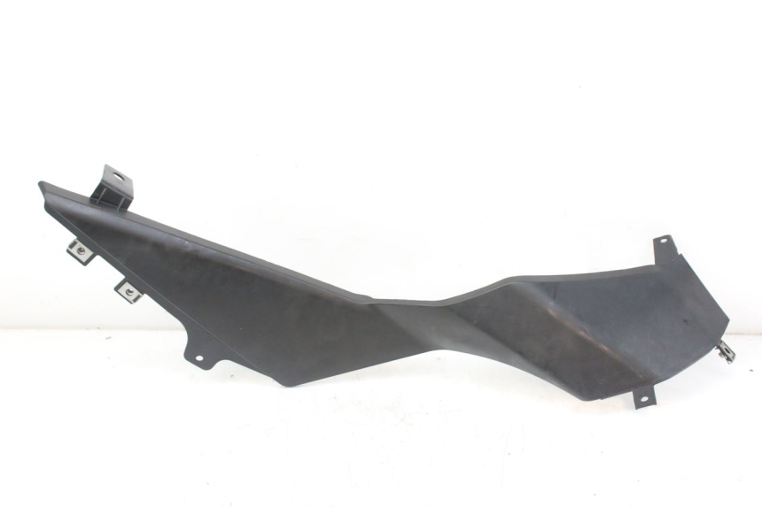 photo de TAPA BAJO EL ASIENTO DERECHO DERBI GPR 50 (2004 - 2009)