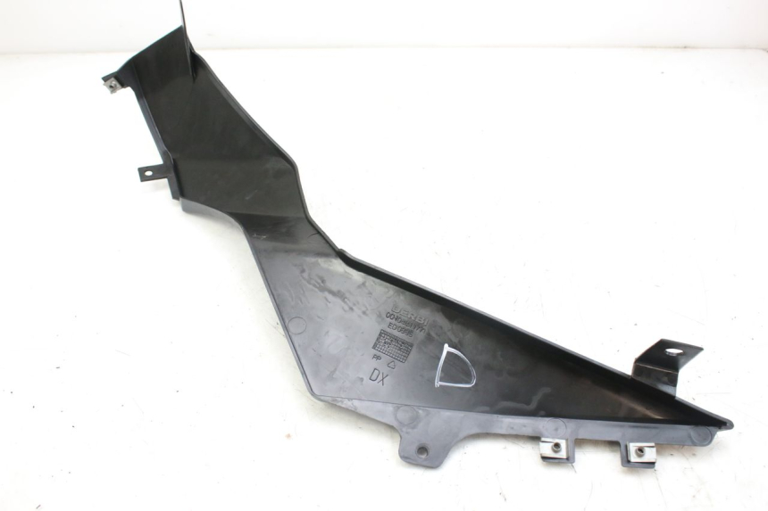 photo de TAPA BAJO EL ASIENTO DERECHO DERBI GPR 50 (2004 - 2009)