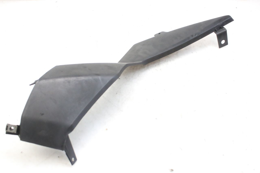 photo de TAPA BAJO EL ASIENTO DERECHO DERBI GPR 50 (2004 - 2009)