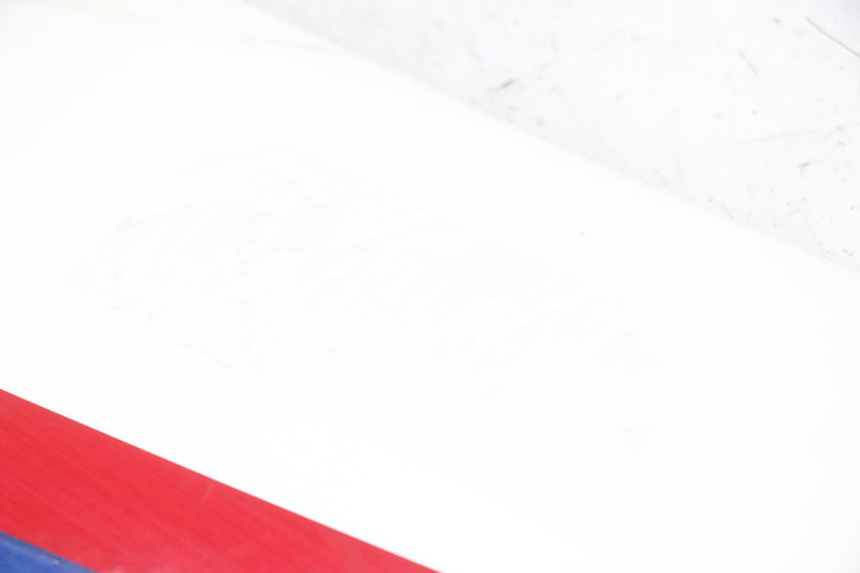 photo de TAPA BAJO ASIENTO DERECHO KAWASAKI GPX R WARBIRD 600 (1988 - 1993) - Detalles de los puntos de fijación