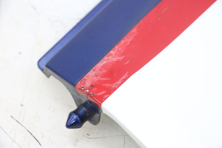 photo de TAPA BAJO ASIENTO DERECHO KAWASAKI GPX R WARBIRD 600 (1988 - 1993) - Estado de la superficie y material