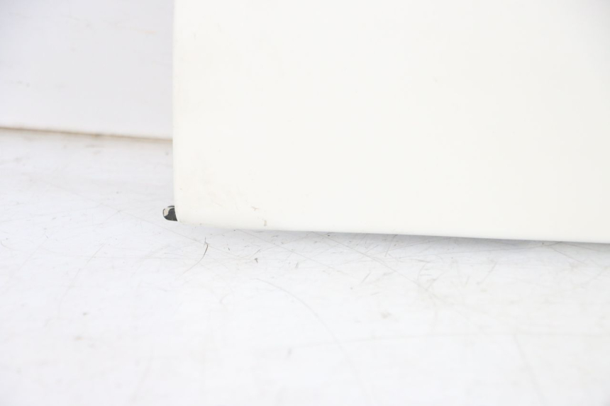 photo de TAPA BAJO ASIENTO DERECHO KAWASAKI GPX R WARBIRD 600 (1988 - 1993) - Marcados y referencias originales