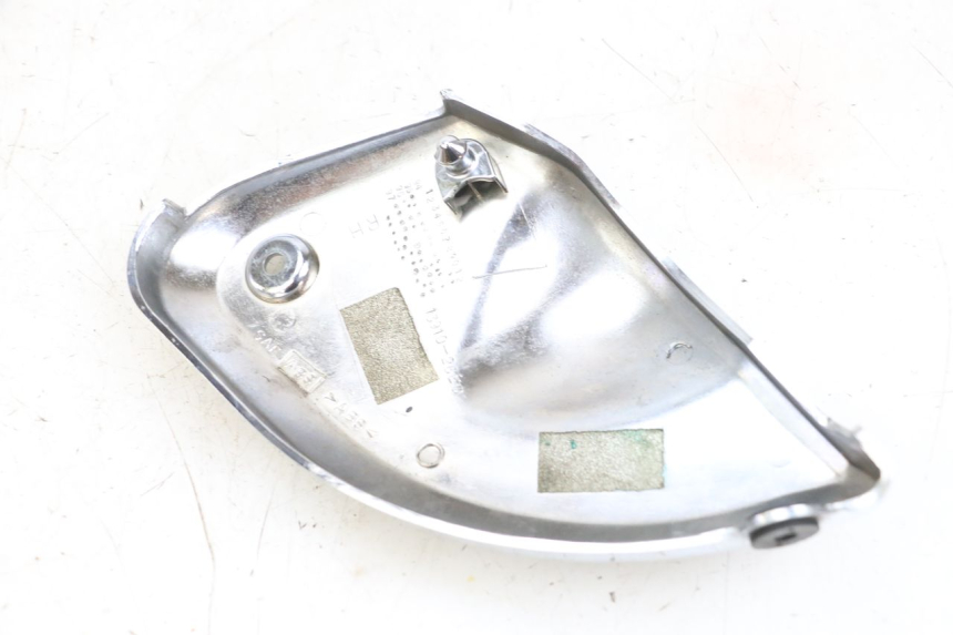 photo de TAPA BAJO ASIENTO DERECHO SUZUKI GSF N BANDIT 600 (1996 - 1999) - Zoom estado de uso