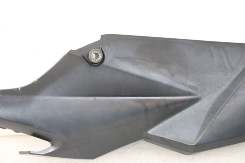 photo de TAPA BAJO ASIENTO DERECHO SUZUKI GSR 750 (2011 - 2017)