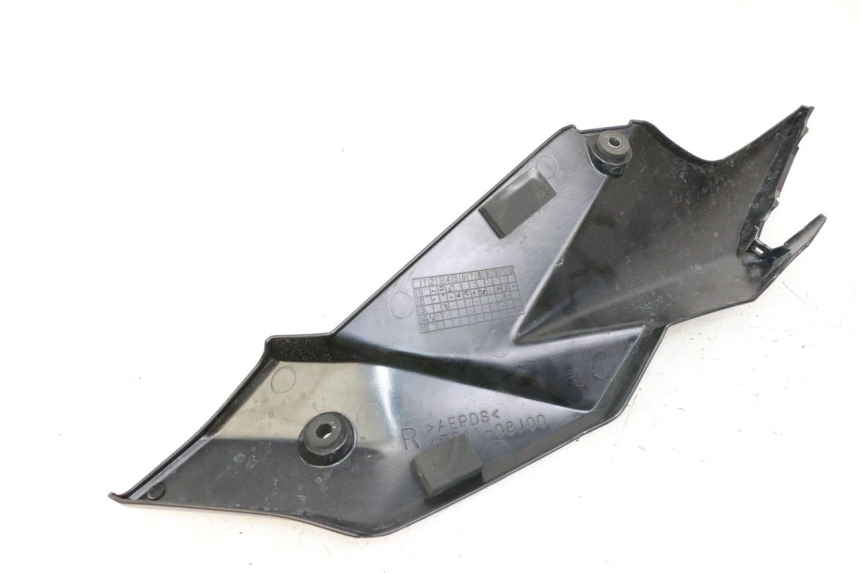photo de TAPA BAJO ASIENTO DERECHO SUZUKI GSR 750 (2011 - 2017)