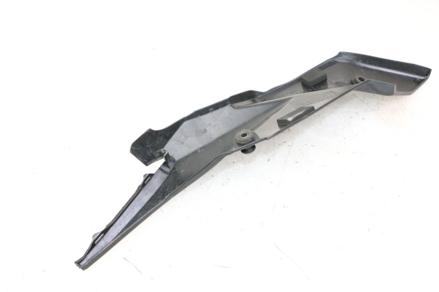 photo de TAPA BAJO ASIENTO DERECHO SUZUKI GSR 750 (2011 - 2017)