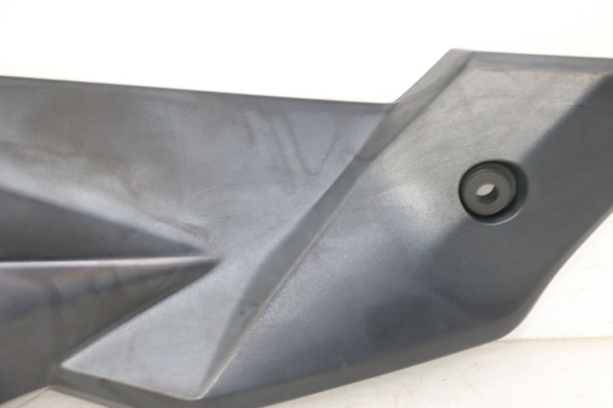 photo de TAPA BAJO ASIENTO DERECHO SUZUKI GSR 750 (2011 - 2017)